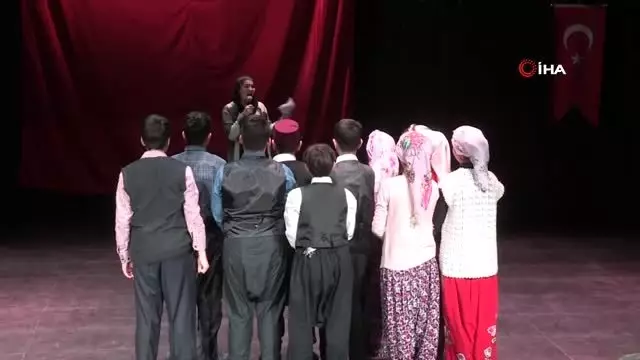 Öğrenciler 'İstiklal Marşını' güzel okumak için yarıştı