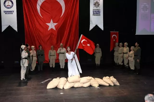Öğrenciler İstiklal Marşını güzel okumak için yarıştı