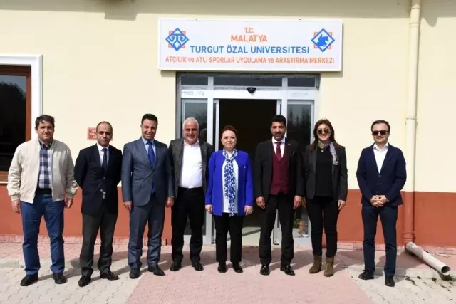 Rektör Aldemir, Türk Veteriner Hekimleri Birliği kutlama programına katıldı Rektör Aldemir, Türk Veteriner Hekimleri Birliği kutlama programına katıldı
