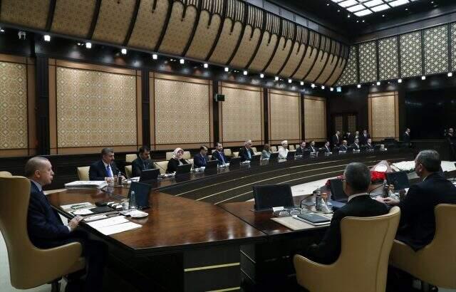 Son dakika: Beştepe'de Erdoğan'ın liderliğinde koronavirüs zirvesi.