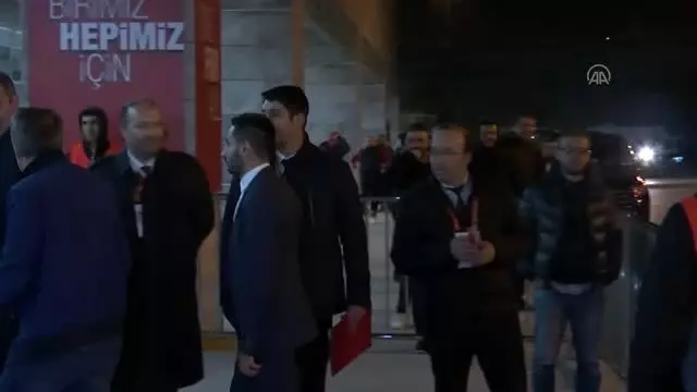 TFF ve Kulüp başkanları Medipol Başakşehir'i desteklemek için Fatih Terim Stadı'nda TFF ve Kulüp başkanları Medipol Başakşehir'i desteklemek için Fatih Terim Stadı'nda