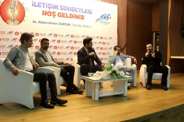 Ünlü radyocuların gençlerle sohbeti eğlenceli anlara sahne oldu Ünlü radyocuların gençlerle sohbeti eğlenceli anlara sahne oldu