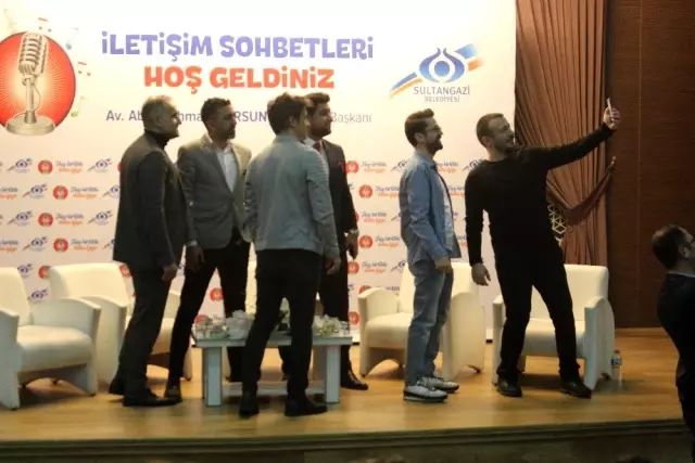 Ünlü radyocuların gençlerle sohbeti eğlenceli anlara sahne oldu Ünlü radyocuların gençlerle sohbeti eğlenceli anlara sahne oldu