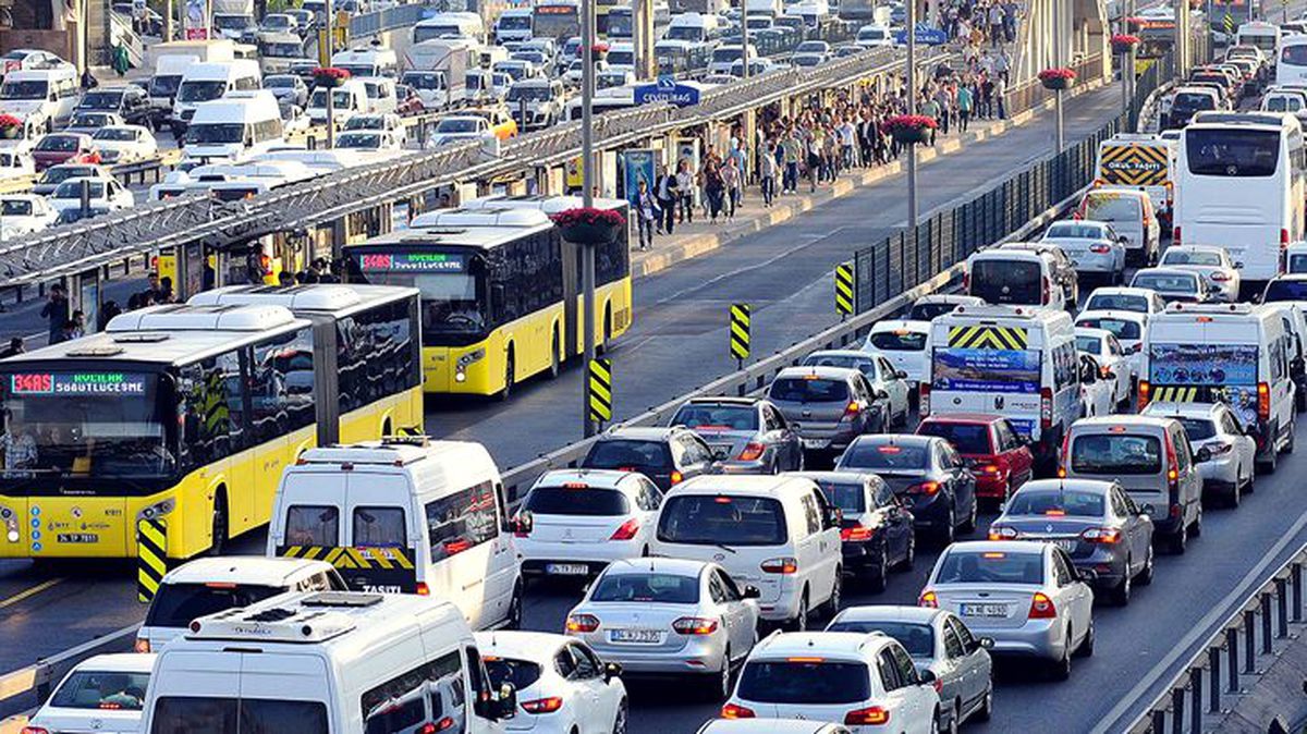 Araç sahiplerine koronavirüs uyarısı: 15 günde bir antibakteriyel iç temizlik yaptırılması gerekiyor