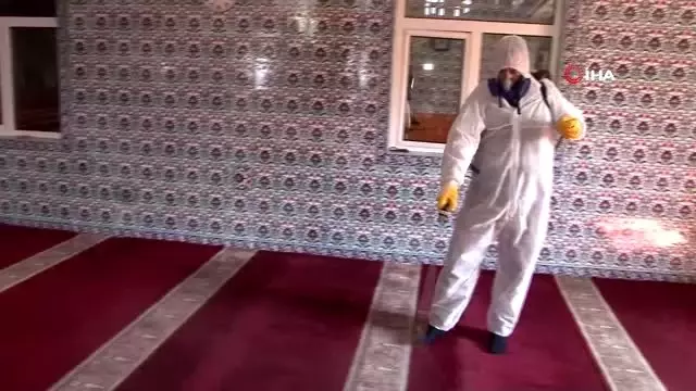 Beykoz'da korona virüsüne karşı ilaçlama seferberliği devam ediyor Beykoz'da korona virüsüne karşı ilaçlama seferberliği devam ediyor