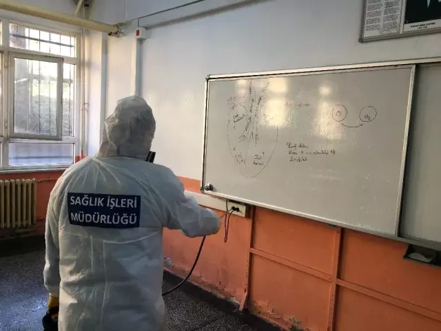 Beykoz'da korona virüsüne karşı ilaçlama seferberliği devam ediyor Beykoz'da korona virüsüne karşı ilaçlama seferberliği devam ediyor