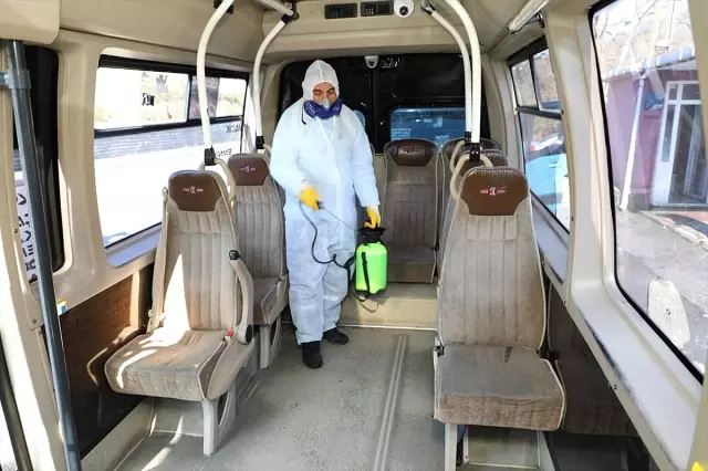 Beykoz'da koronavirüs ilaçlama çalışmaları sürüyor Beykoz'da koronavirüs ilaçlama çalışmaları sürüyor