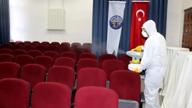 Emirdağ'da dezenfekte çalışmaları sürüyor Emirdağ'da dezenfekte çalışmaları sürüyor