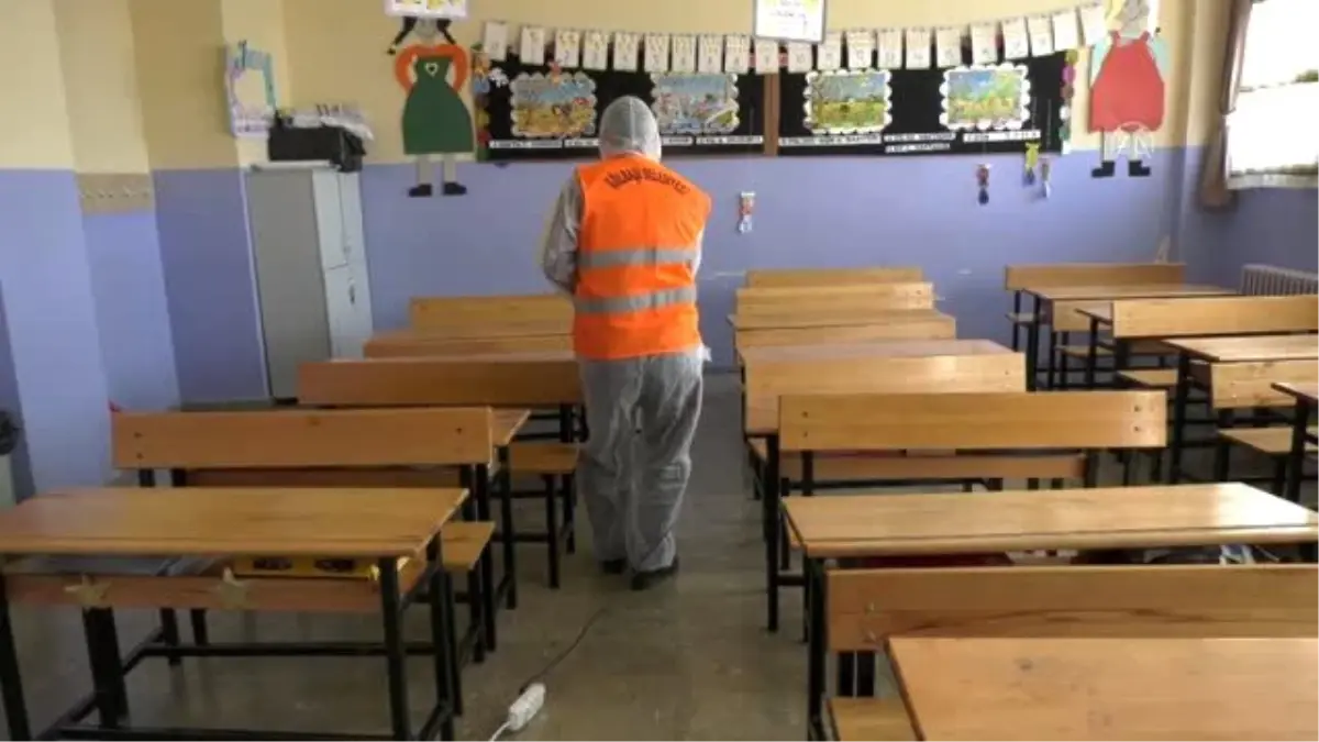 Gölbaşı'nda tüm okullar dezenfekte edildi