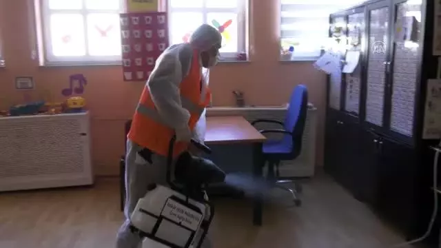Gölbaşı'nda tüm okullar dezenfekte edildi