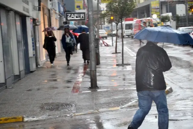 Meteorolojiden soğuk ve yağışlı hava uyarısı