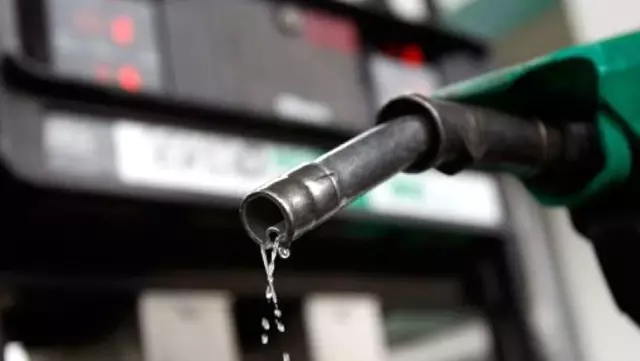 Son dakika: Kolonya ve dezenfektan üretimini artırmak için benzine etanol karıştırma zorunluluğu 3 ay askıya alındı