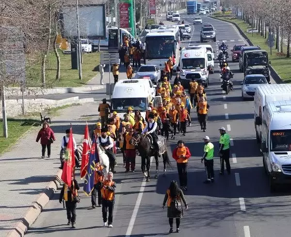 Tekirdağ'dan Çanakkale'ye 57'nci Alay yürüyüşü başladı Tekirdağ'dan Çanakkale'ye 57'nci Alay yürüyüşü başladı