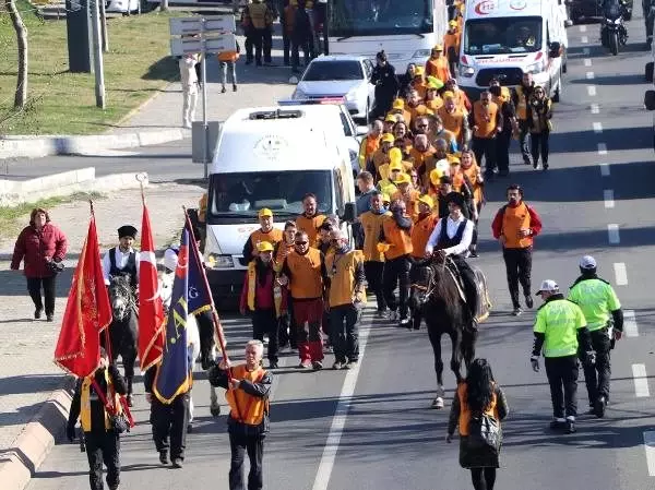 Tekirdağ'dan Çanakkale'ye 57'nci Alay yürüyüşü başladı Tekirdağ'dan Çanakkale'ye 57'nci Alay yürüyüşü başladı