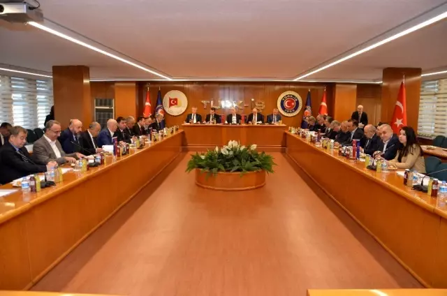 TÜRK-İŞ Başkanlar Kurulundan iş yeri sahiplerine: 'Korona virüse karşı önlemlerinizi alın' TÜRK-İŞ Başkanlar Kurulundan iş yeri sahiplerine: 'Korona virüse karşı önlemlerinizi alın'