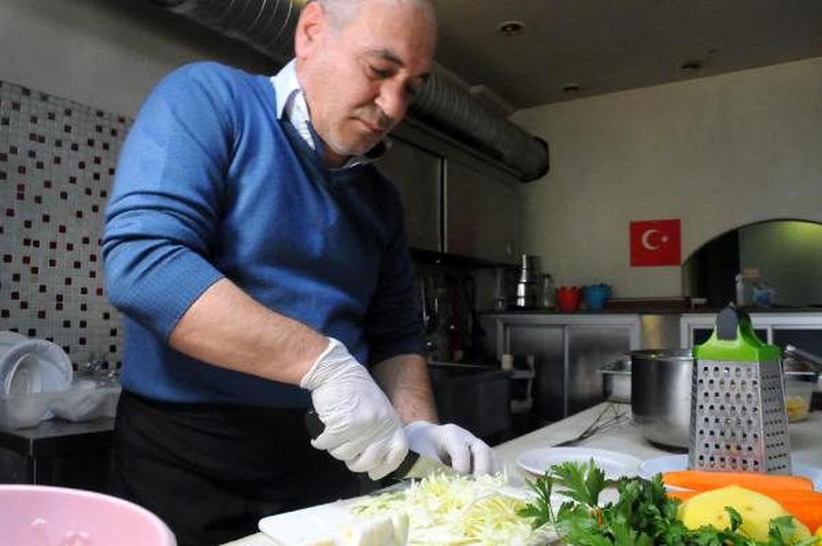 Gebzeli esnafın 11 çeşit sebze ile hazırladığı koronavirüs çorbasına rağbet arttı