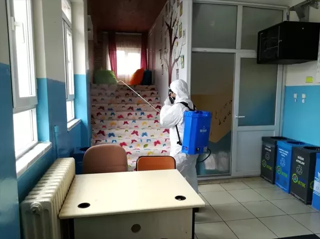 Derebucak'ta koronavirüse karşı dezenfekte çalışmaları