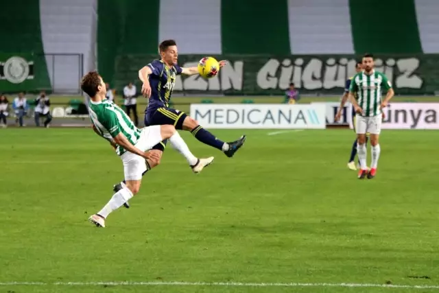 İlk yarı Konyaspor'un üstünlüğüyle bitti İlk yarı Konyaspor'un üstünlüğüyle bitti