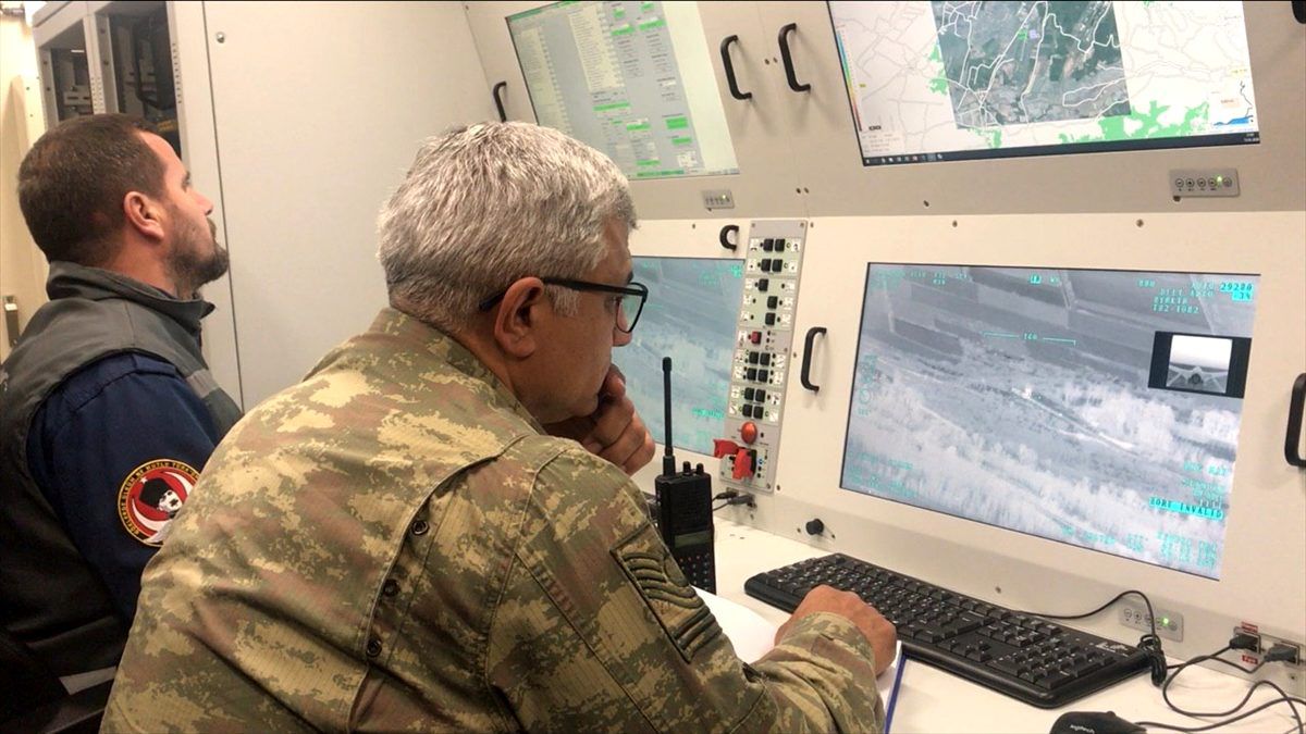 Milli İHA, Yunanistan'ın geri itmelerine karşı Türkiye'nin gözü oluyor