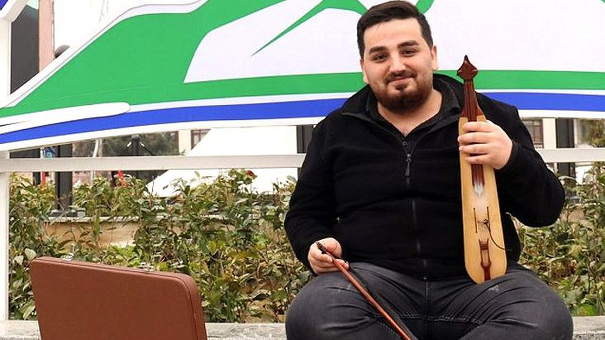 Rizeli kemençe ustası Alihan Civelek, Koronavirüs için türkü yazdı