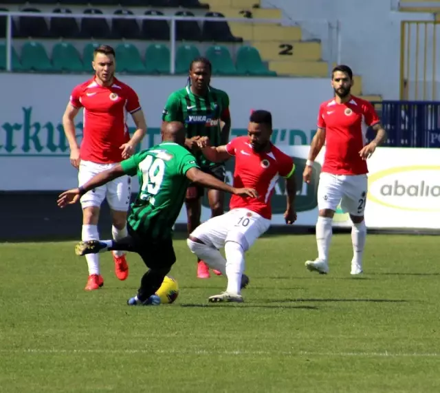 Süper Lig: Denizlispor: 0 - Gençlerbirliği: 0 (İlk yarı) Süper Lig: Denizlispor: 0 - Gençlerbirliği: 0 (İlk yarı)