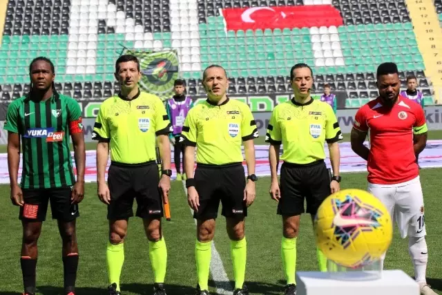Süper Lig: Denizlispor: 0 - Gençlerbirliği: 0 (İlk yarı) Süper Lig: Denizlispor: 0 - Gençlerbirliği: 0 (İlk yarı)