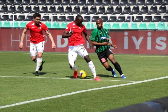 Süper Lig: Denizlispor: 0 - Gençlerbirliği: 0 (İlk yarı) Süper Lig: Denizlispor: 0 - Gençlerbirliği: 0 (İlk yarı)