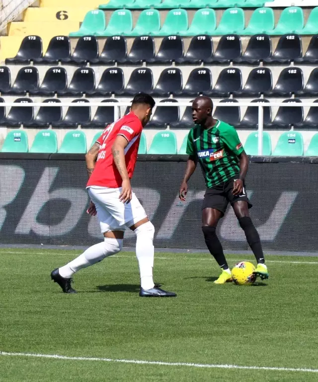 Süper Lig: Denizlispor: 0 - Gençlerbirliği: 0 (İlk yarı) Süper Lig: Denizlispor: 0 - Gençlerbirliği: 0 (İlk yarı)