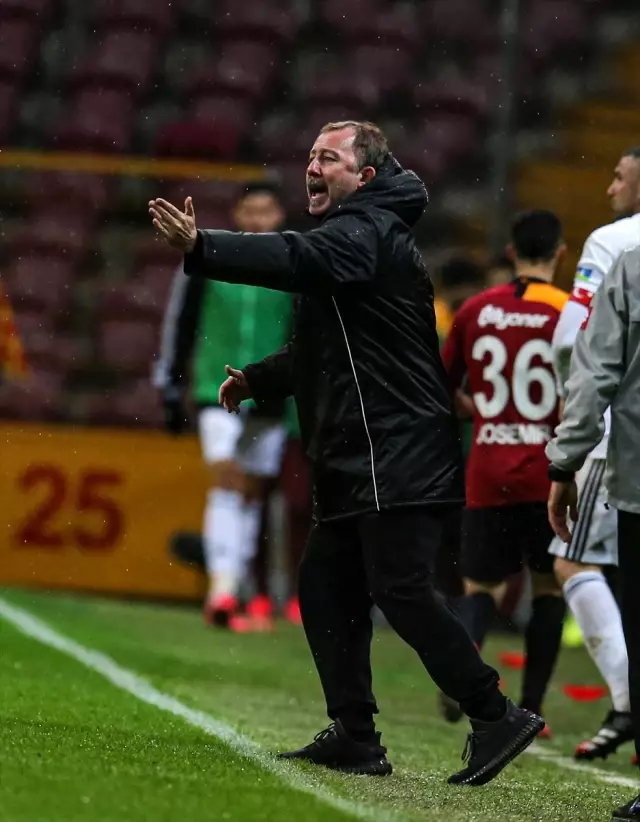 Beşiktaş derbiden 1 puanla çıktı Beşiktaş derbiden 1 puanla çıktı