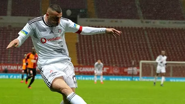 Burak Yılmaz'dan derbi sonrası corona virüsü açıklaması! Burak Yılmaz'dan derbi sonrası corona virüsü açıklaması!