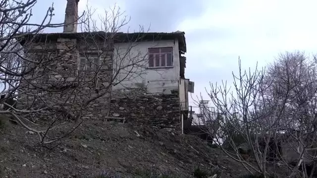 Düğünevinin salonu çöktü: 15 yaralı Düğünevinin salonu çöktü: 15 yaralı