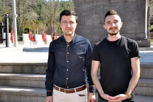 Gençlik Meclisi şehitleri andı Gençlik Meclisi şehitleri andı