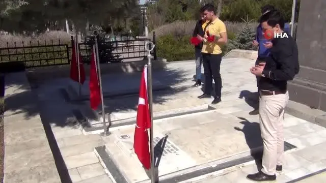 Gençlik meclisi şehitleri andı Gençlik meclisi şehitleri andı