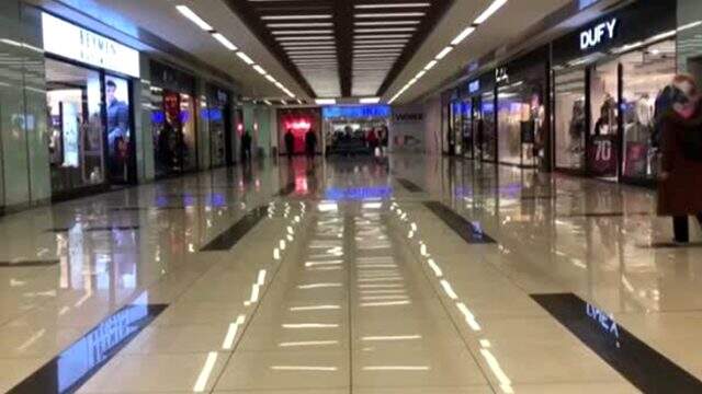 Koronavirüs alışveriş merkezlerini vurdu
