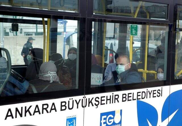 Son Dakika: Sağlık Bakanı Koca: Umreden dönenler karantinaya alındı