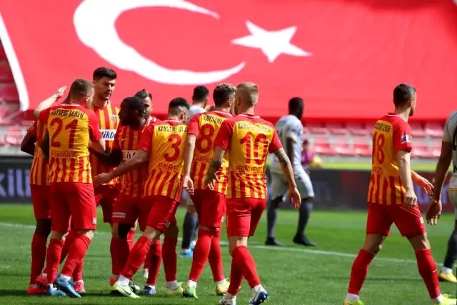 Süper Lig: Hes Kablo Kayserispor: 2 - Yeni Malatyaspor: 0 (İlk yarı) Süper Lig: Hes Kablo Kayserispor: 2 - Yeni Malatyaspor: 0 (İlk yarı)