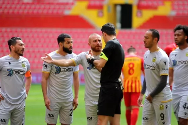 Süper Lig: Hes Kablo Kayserispor: 2 - Yeni Malatyaspor: 0 (İlk yarı) Süper Lig: Hes Kablo Kayserispor: 2 - Yeni Malatyaspor: 0 (İlk yarı)