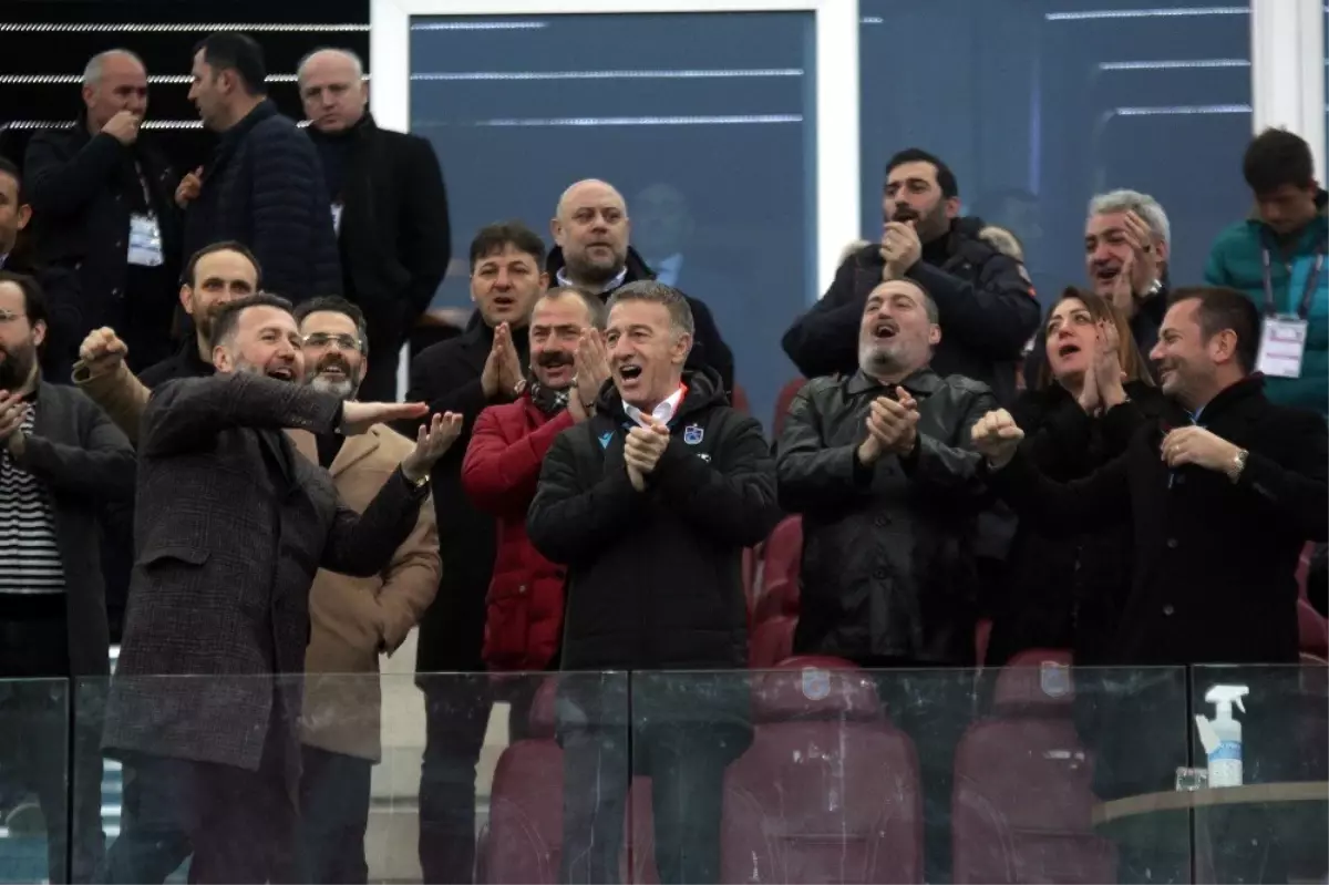 Süper Lig: Trabzonspor: 0 - Medipol Başakşehir: 0 (İlk yarı)