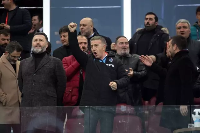 Süper Lig: Trabzonspor: 0 - Medipol Başakşehir: 0 (İlk yarı)
