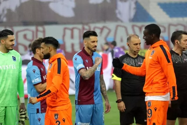 Süper Lig: Trabzonspor: 0 - Medipol Başakşehir: 0 (İlk yarı)