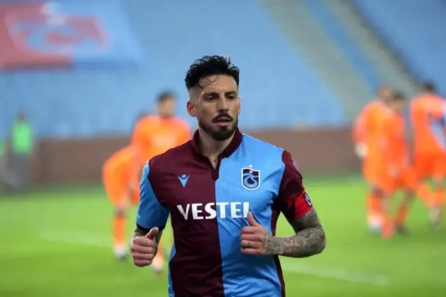 Süper Lig: Trabzonspor: 1 - Medipol Başakşehir: 1 (Maç sonucu) Süper Lig: Trabzonspor: 1 - Medipol Başakşehir: 1 (Maç sonucu)