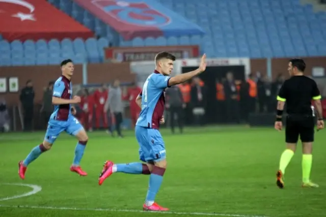 Süper Lig: Trabzonspor: 1 - Medipol Başakşehir: 1 (Maç sonucu) Süper Lig: Trabzonspor: 1 - Medipol Başakşehir: 1 (Maç sonucu)