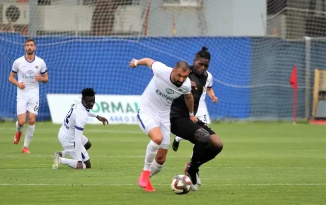 TFF 1. Lig: Menemenspor: 2 - İstanbulspor: 2 TFF 1. Lig: Menemenspor: 2 - İstanbulspor: 2