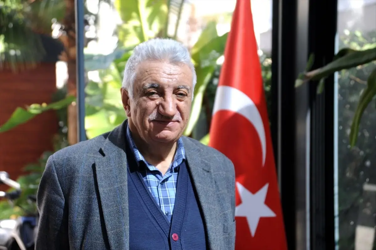 50 yıllık eşini böbreğiyle hayata bağladı