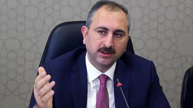 Adalet Bakanı Gül'ün başkanlığında korona virüsü toplantısı gerçekleştiriliyor Adalet Bakanı Gül'ün başkanlığında korona virüsü toplantısı gerçekleştiriliyor