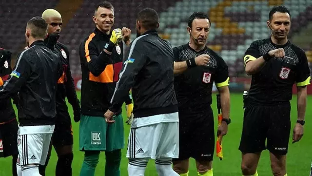Ahmet Çakar, Muslera'ya tepki gösterdi: Madem bu kadar korkuyordun, neden 50 kişiyle parti yaptın?