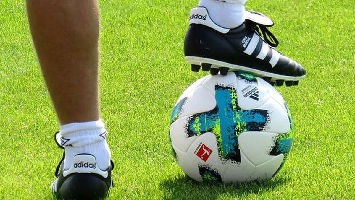 Almanya'da futbola corona virüs engeli