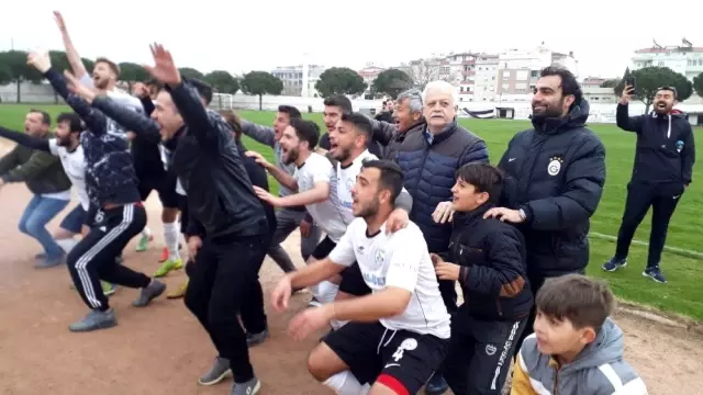 Burhaniye'de şampiyonluk sevinci