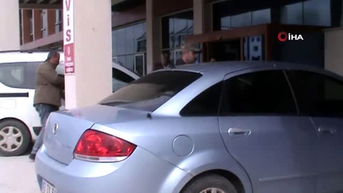 Çaldıkları aracı kaza yapınca terk eden hırsızlar, telefonu unutunca yakayı ele verdi