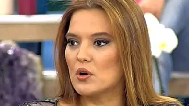 Demet Akalın'ı isyan ettiren Corona virüs hırsızları Demet Akalın'ı isyan ettiren Corona virüs hırsızları